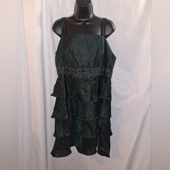 Dressbarn Collection Deep Green Dress - Picture 2 of 8